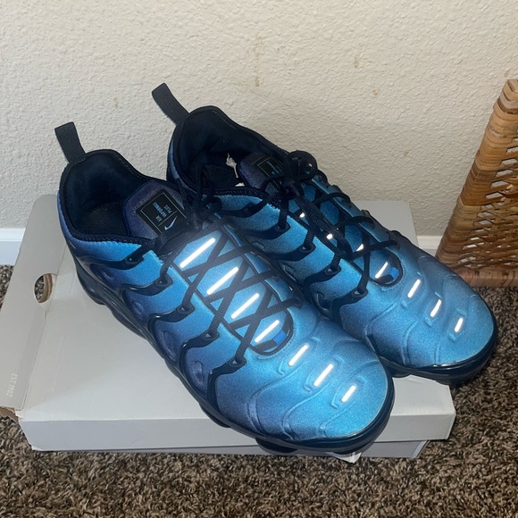 Nike Air Max Plus - Picture 2 of 2